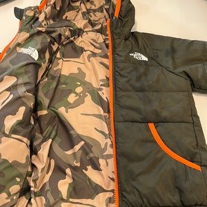 North face reversible army green/camo jacket